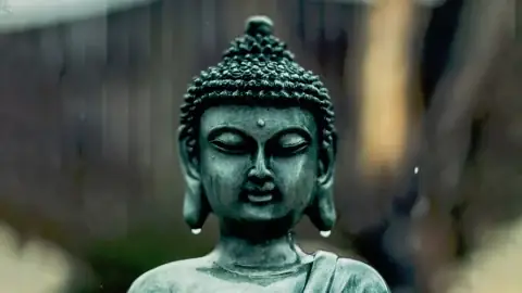 Cẩm Nang Cúng Dường Tam Bảo: Cách Thực Hành Đúng Đắn Từ Tâm Thành Đến Hành Động