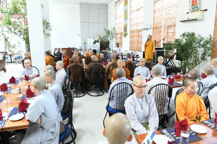 Cẩm Nang Cúng Dường Tháng 7: Ý Nghĩa, Nghi Thức Và Các Hoạt Động Thiết Thực