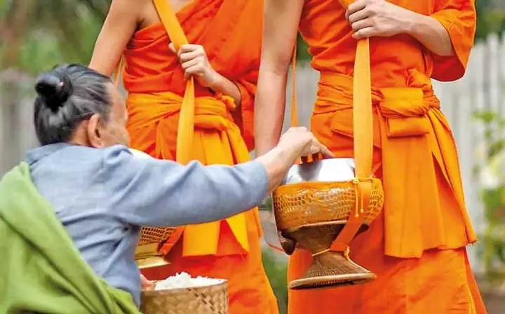 Cúng Dường Tiếng Anh: Các Cụm Từ, Ý Nghĩa Và Văn Hóa Sử Dụng