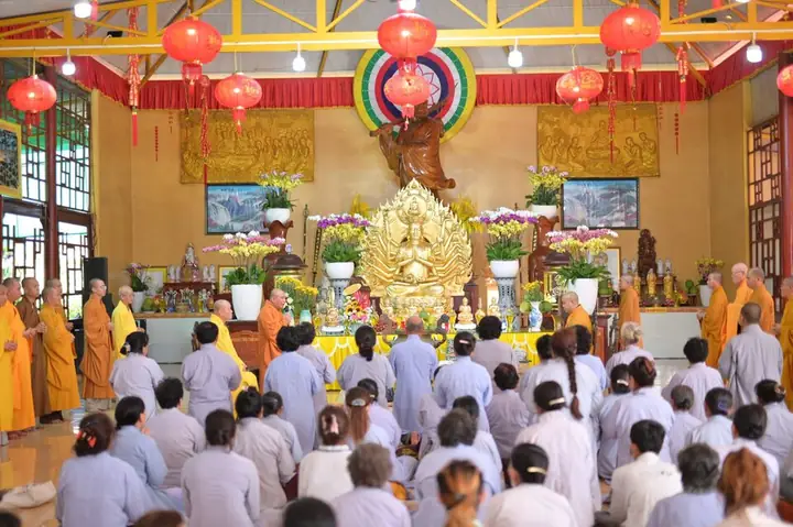 Ý Nghĩa Và Công Đức Cúng Dường Trường Hạ: Cẩm Nang Hiểu Biết Toàn Diện