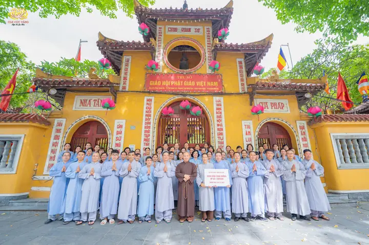 Ý Nghĩa Và Công Đức Cúng Dường Trường Hạ: Cẩm Nang Hiểu Biết Toàn Diện