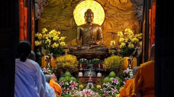 “cúng Dường Tam Bảo Được Lợi Ích Tùy Tâm Niệm Người Phật Tử”