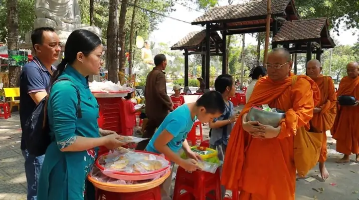 Biên Hòa: Ngày Hội Sớt Bát Đầu Xuân Giáp Thìn Năm 2024 - Phật Sự ...