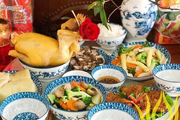 Xôn Xao Không Cúng Gà Vào Giao Thừa 2025, Chuyên Gia Nói Gì ...