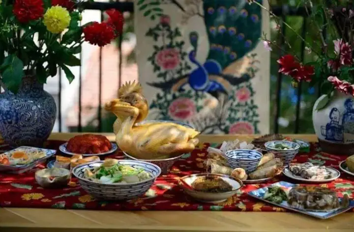 Cúng Gà Trống Hay Gà Mái? Ý Nghĩa Và Lời Khuyên Chi Tiết Cho Từng Dịp Lễ