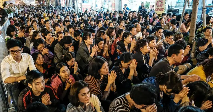 Giáo Hội Yêu Cầu, Nhưng Liệu Sẽ Hết 'loạn' Dâng Sao Giải Hạn? - Tuổi ...