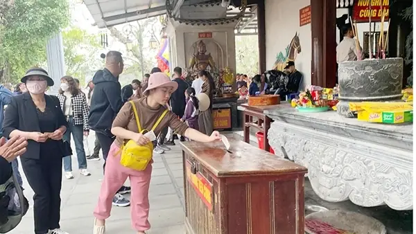 Công Đức, Giải Hạn: Thu Bộn Tiền (bài 1) - Báo Công An Nhân Dân ...