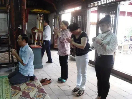 Chi Hàng Chục Triệu Làm Lễ Giải Hạn, Cầu 'thăng Quan Tiến Chức'