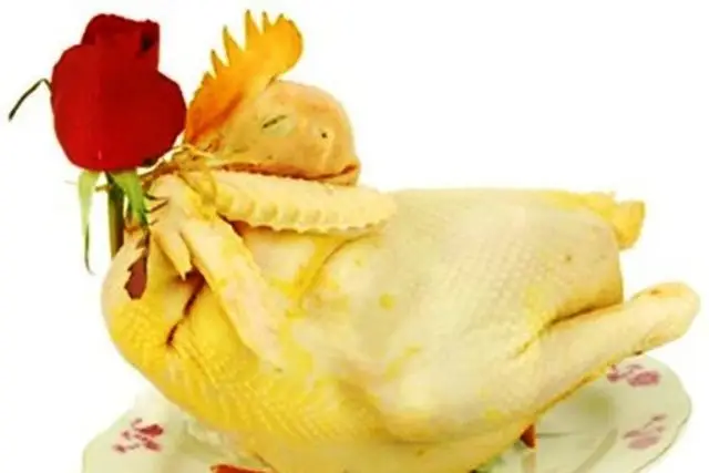 Gà Cúng Giao Thừa Và Cúng Gia Tiên Quay Đầu Ra Hay Vào?