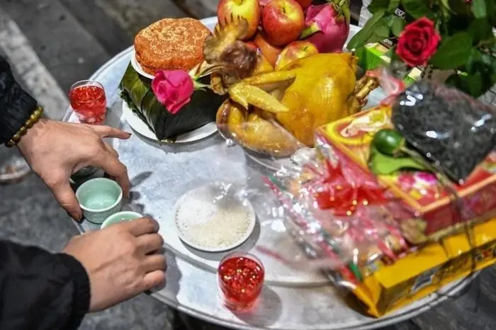 Cúng Giao Thừa: Nên Làm Trong Nhà Hay Ngoài Trời? Hướng Dẫn Chi Tiết Từ Chuyên Gia