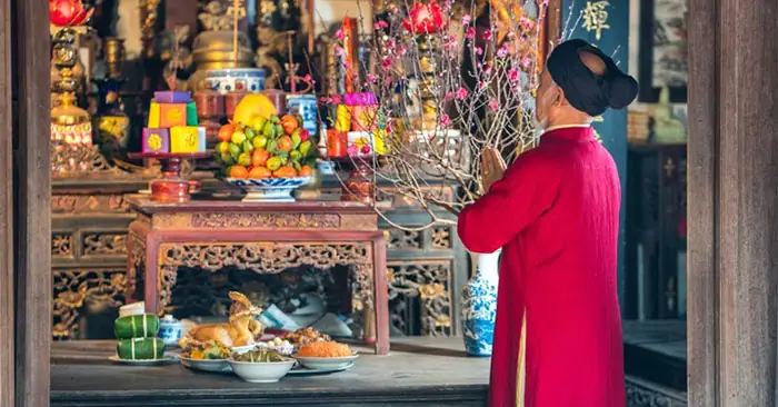 Cúng Giao Thừa Trước 12h Được Không? Giải Đáp Chi Tiết Và Ý Nghĩa Phong Tục