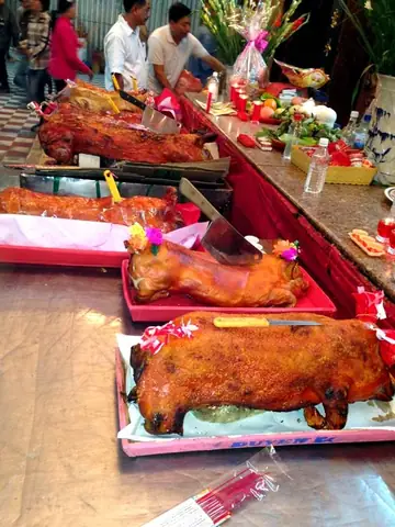 Top 5 Món Cúng Heo Quay Nguyên Con Trang Nghiệm Dâng Lễ Bà Chúa Xứ