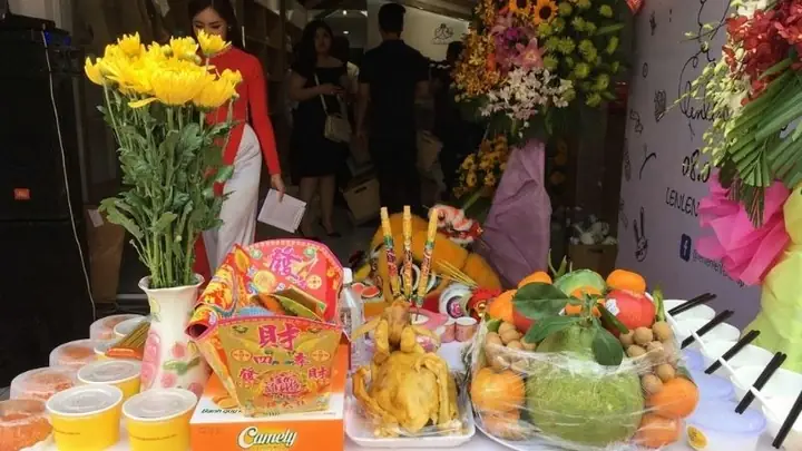 Cúng Khai Trương Quay Mặt Hướng Nào Để Kinh Doanh Thuận Lợi Cả Năm?