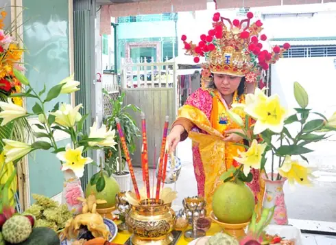 Cẩm Nang Chuẩn Bị Mâm Cúng Ngày Tết Cho Người Bận Rộn: Từ Truyền Thống Đến Hiện Đại