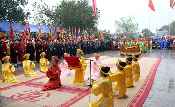 Lễ Hội Đền Mẫu Âu Cơ - Xã Hiền Lương, Huyện Hạ Hòa - Báo Thái ...