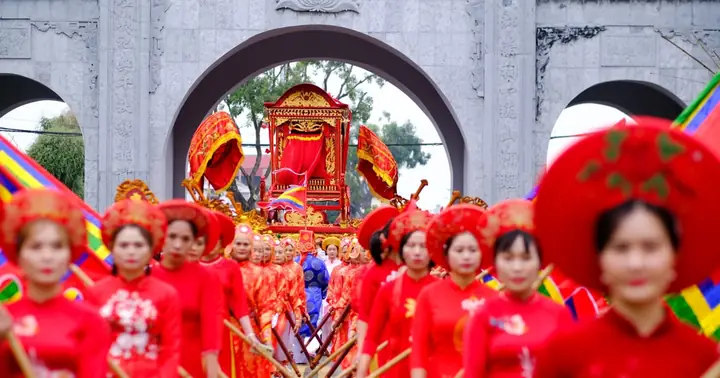 Độc Đáo Nghi Thức Rước Kiệu Tại Lễ Hội Đền Thờ Hai Bà Trưng