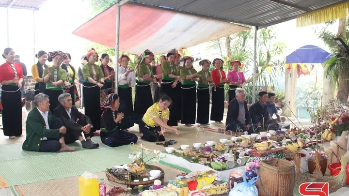 Lễ Hội Hoa Ban Huyện Vân Hồ 2024: Lễ Cúng Nàng Ban Tại Di Tích ...