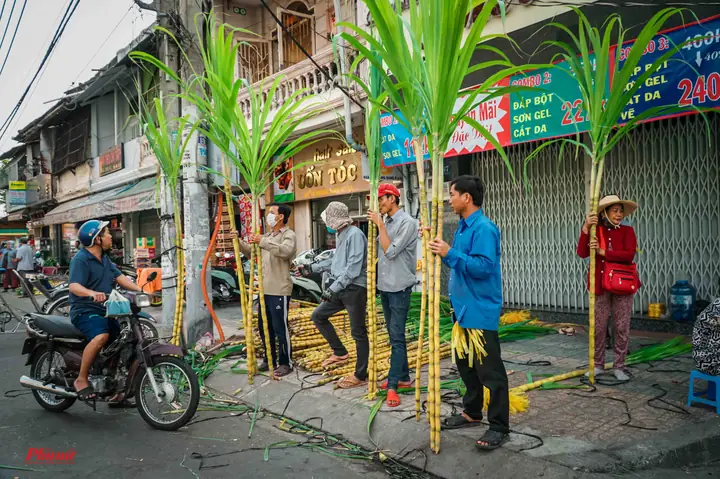 Người Sài Gòn Chen Nhau Mua Mía Cúng Vía Trời Mùng 9 Tháng ...