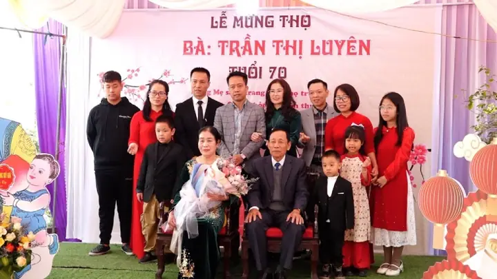 Mừng Thọ 70 Tuổi Gọi Là Gì? Cách Tổ Chức, Quà Tặng Ý Nghĩa - Đức ...