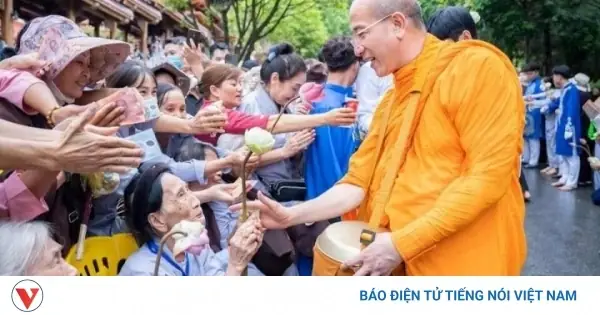 “cúng Dường Như Ở Chùa Ba Vàng Là Không Phù Hợp”