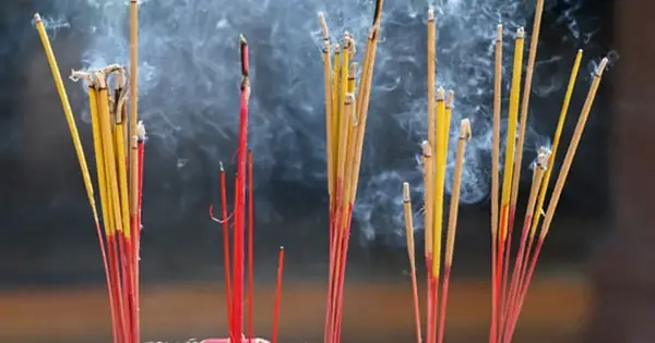 Khi Thắp Hương Nên Thắp Mấy Nén?