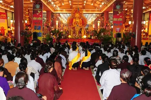 Nên Cúng Rằm Tháng 7 Ở Nhà Trước Hay Ở Chùa Trước?