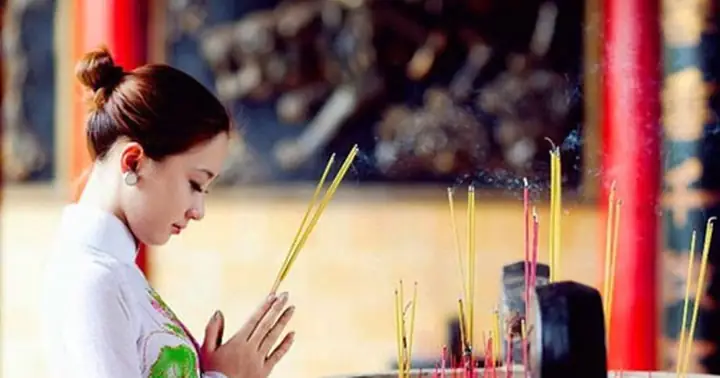 Ngày Rằm Thắp Mấy Nén Hương?