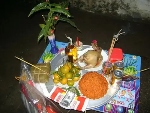 Đặt Mâm Cúng Giao Thừa Ngoài Trời Hướng Nào Là Đúng?