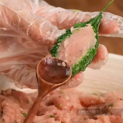 Với Quan Niệm "ăn Canh Khổ Qua Cho Qua Cái Khổ", Mong Muốn Những Điều Khó Khăn, Vất Vả Năm Cũ Qua Đi, Năm Mới Sẽ Gặp Nhiều May Mắn, Cùng Nhiều Ý Nghĩa Tươi Mới Khác, Nên Mâm Cơm Cúng Rước Ông Bà Ngày 30 Tết Của Người Miền Tây Luôn Có Món Canh Khổ Qua Dồn Thịt.