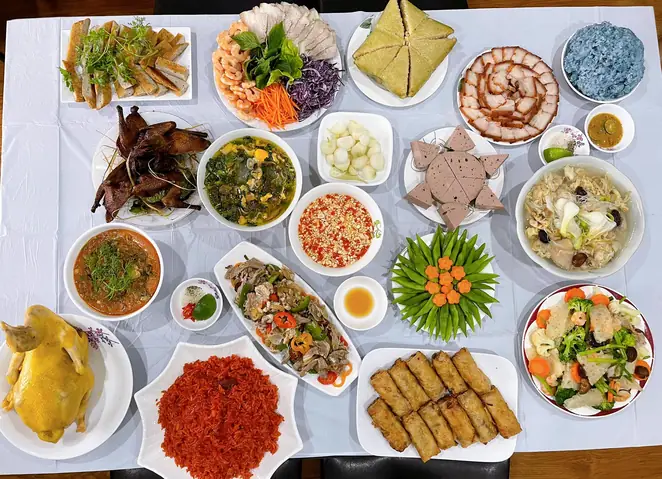 Cúng Tất Niên Sớm Có Được Không? Cẩm Nang Chuẩn Bị Và Giờ Lành Đón Tài Lộc