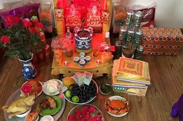 Cúng Thần Tài Buổi Chiều Được Không? Giải Đáp Chi Tiết & Lưu Ý Quan Trọng