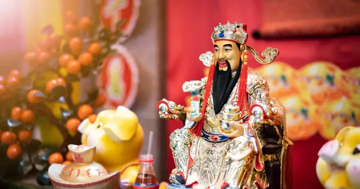 Cúng Thần Tài Buổi Tối Được Không? Giải Đáp Chi Tiết Và Những Điều Cần Biết