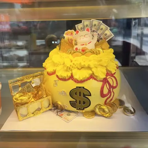 Cẩm Nang Chuẩn Bị Mâm Cúng Thần Tài Đầu Năm: Lễ Vật, Bài Văn Khấn Và Những Điều Cần Nhớ