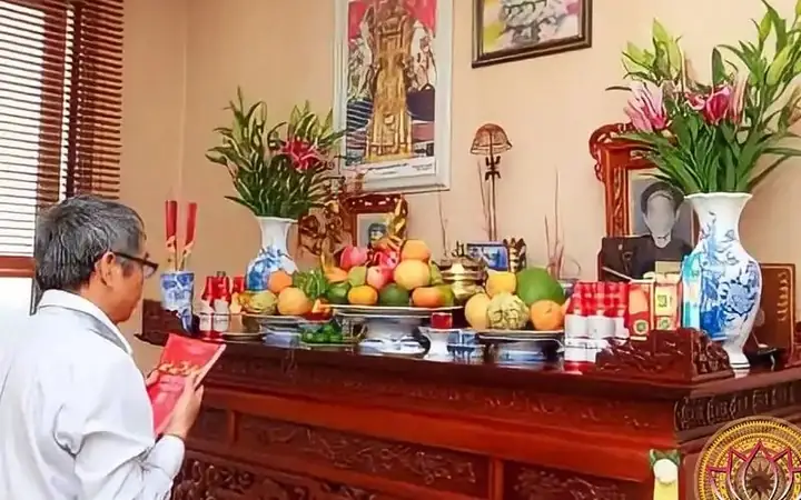 Người Mất Bao Lâu Được Đưa Lên Bàn Thờ Gia Tiên?