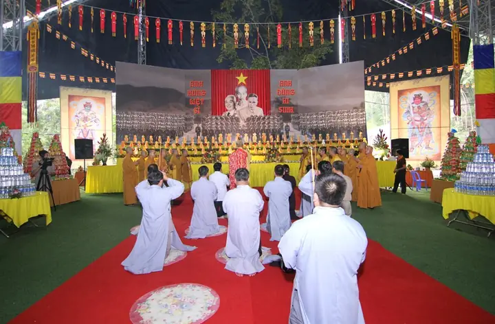 Cúng Thí Thực Thích Chân Quang: Ý Nghĩa, Cách Chuẩn Bị & Nghi Thức Chi Tiết