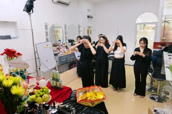 Cúng Tổ Nghề Là Gì? Nguồn Gốc, Ý Nghĩa Và Những Điều Bạn Cần Biết