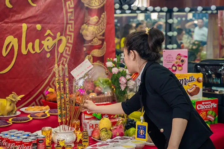 Cẩm Nang Lễ Cúng Tổ Nghề Nối Mi: Ngày Giờ Chuẩn Và Những Lễ Vật Cần Thiết