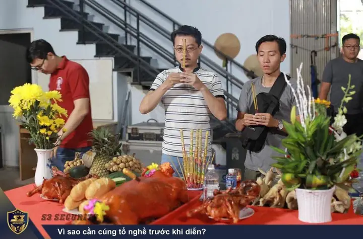 Cúng Tổ Nghề Sân Khấu: Nghi Lễ Tâm Linh Không Thể Bỏ Qua Của Giới Nghệ Sĩ