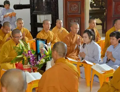 Cúng Trai Tăng Bao Nhiêu Tiền? Chi Tiết Các Khoản Phí Và Lưu Ý Quan Trọng