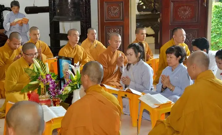 Cúng Trai Tăng Cho Người Mất: Những Điều Cần Biết Để Phù Hợp Với Hoàn Cảnh