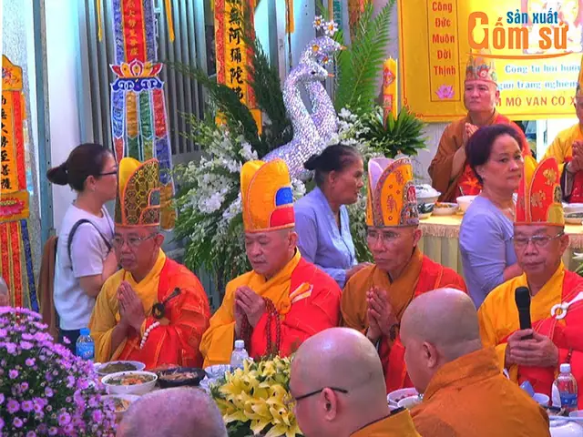 Cúng Dường Trai Tăng: Ý Nghĩa Sâu Sắc, Nghi Thức Trang Nghiêm Và Công Đức Vô Lượng