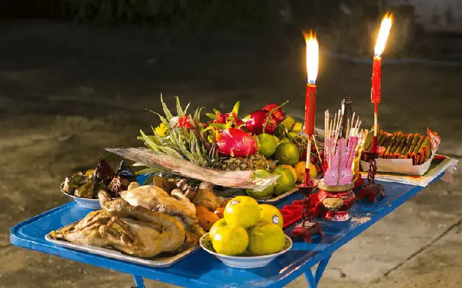 Cúng Giao Thừa: Quy Tắc Vàng Về Thứ Tự Trong Nhà Và Ngoài Trời