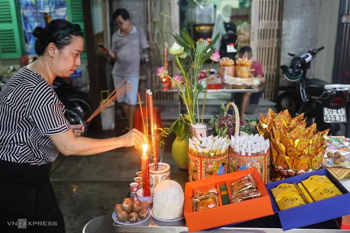 Lễ Cúng Trăng Trung Thu Của Người Hoa: Nét Văn Hóa Đặc Sắc Và Ý Nghĩa Tâm Linh Sâu Sắc