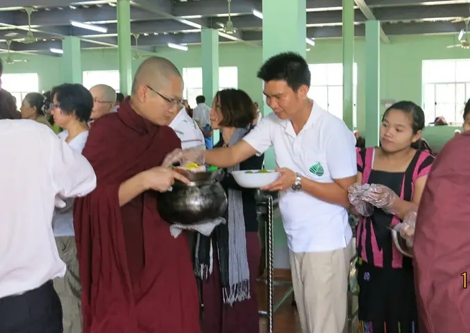 Ý Nghĩa Tâm Linh Và Cách Thực Hiện Nghi Thức Cúng Vườn, Cúng Dường Đúng Cách