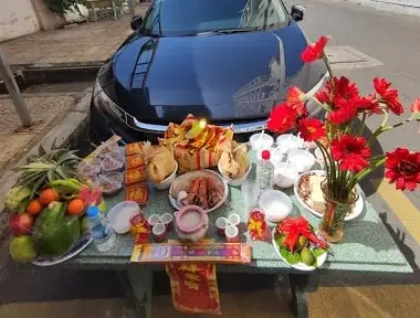 Cúng Xe Cuối Năm: Mâm Cúng Và Bài Văn Khấn Chuẩn Nhất | Phú Gia ...