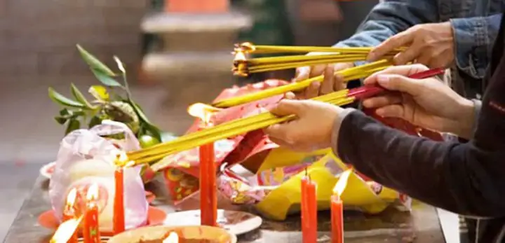 Cúng Xe Máy Bị Tai Nạn: Giải Đáp Chi Tiết Về Nghi Thức, Văn Khấn Và Những Điều Cần Biết