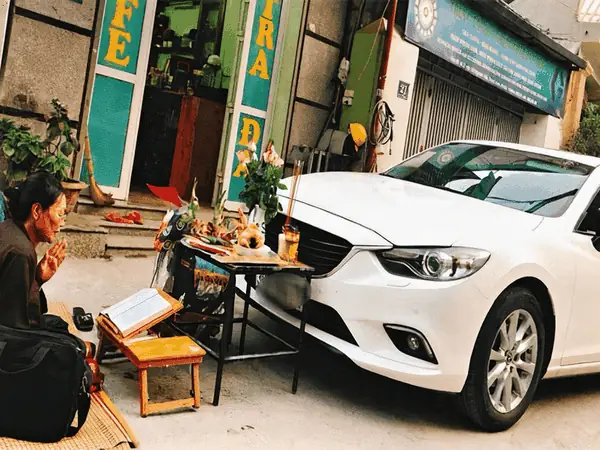 Cúng Xe Mới Quay Đầu Ra Hay Vô: Giải Đáp Chi Tiết & Những Điều Cần Biết