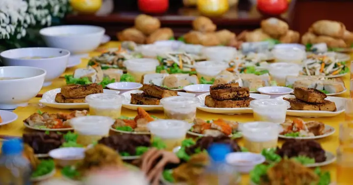 Hương Linh Thọ Dụng Phẩm Vật Dâng Cúng Bằng Cách Nào? | Giác ...