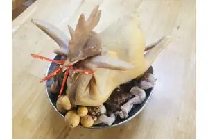 Top 5 Đơn Vị Đặt Gà Cúng Quận 1 Uy Tín, Giao Tận Nơi Chất Lượng Nhất