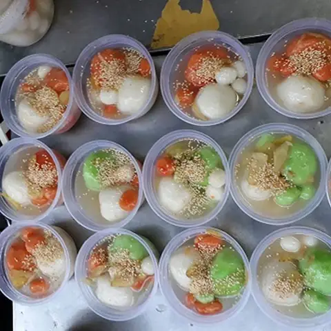 Lễ Đầy Tháng Bé Trai: Có Nên Cúng Chè Trôi Nước Không? Cẩm Nang Chuẩn Chỉnh Cho Cha Mẹ